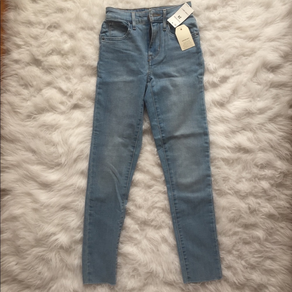 Levi’s 721 High Rise Skinny Jean